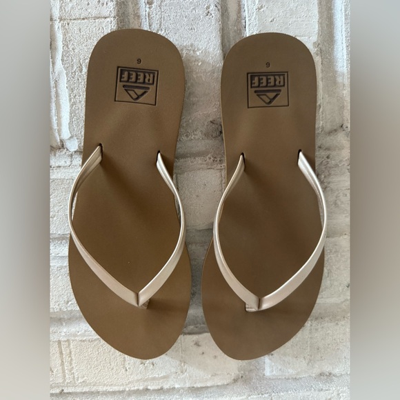 Reef Tan and Cream Sandals - Picture 1 of 4